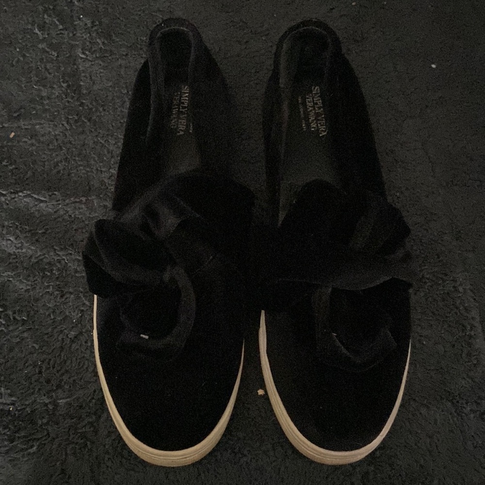 Vera Wang Simple Shoes